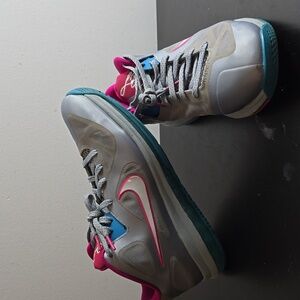 Lebron 9 low fireberry